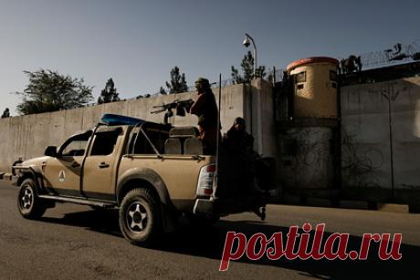 В Кабуле пожаловались на участившиеся после прихода «Талибана» случаи грабежа. Жители афганской столицы пожаловались на рост числа вооруженных ограблений в Кабуле после прихода к власти «Талибана». Журналисты в эфире привели слова нескольких жителей Кабула. Они сообщили, что случаи грабежа и похищения людей все еще происходят и не предотвращаются вопреки ожиданиям, что их число снизится.