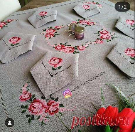 Скатерть и салфетки с розами