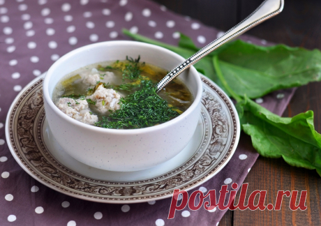 Щавелевый суп с фрикадельками Щавель - вкусное и удивительно полезное растение. В кулинарии он применяется, в основном, в качестве начинки для пирогов, в салатах и, конечно же, в супах. Супы со щавелем быстро приготовляются, имеют приятный, чуть кисловатый вкус и достаточно низкую калорийность. Щавелевый суп с мясом более калорийный, но при этом сытный и очень вкусный. Однако, мясо варится долго, поэтому, чтобы не тратить много времени на готовку и при этом получить навари...