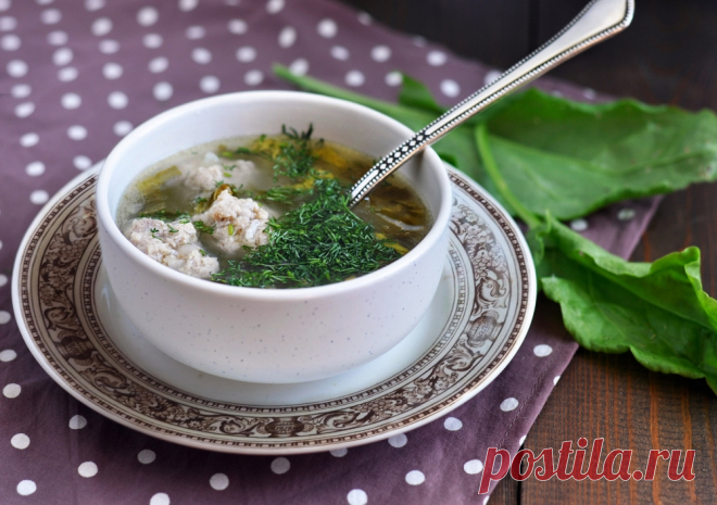 Щавелевый суп с фрикадельками Щавель - вкусное и удивительно полезное растение. В кулинарии он применяется, в основном, в качестве начинки для пирогов, в салатах и, конечно же, в супах. Супы со щавелем быстро приготовляются, имеют приятный, чуть кисловатый вкус и достаточно низкую калорийность. Щавелевый суп с мясом более калорийный, но при этом сытный и очень вкусный. Однако, мясо варится долго, поэтому, чтобы не тратить много времени на готовку и при этом получить навари...