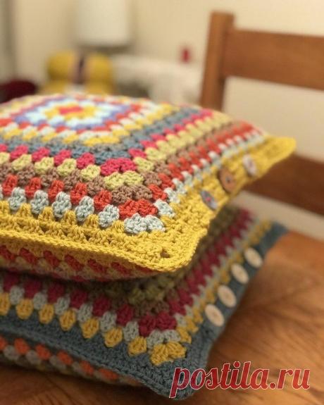 Даже простые диванные подушки, могут стать креативной идеей декора | Территория рукоделия и творчества | Дзен