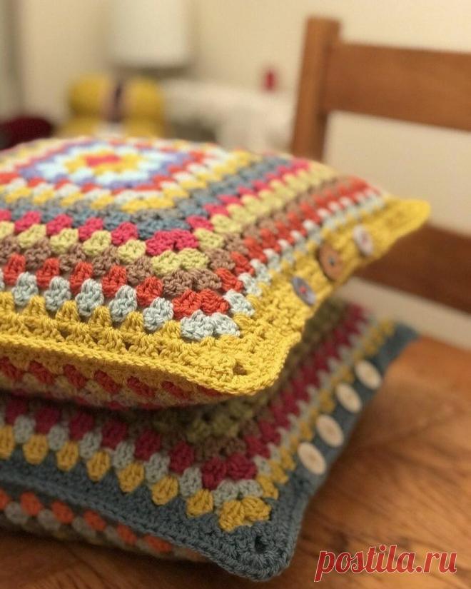 Даже простые диванные подушки, могут стать креативной идеей декора | Территория рукоделия и творчества | Дзен