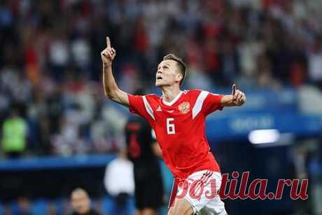 Черышев перешел в итальянский клуб. Российский футболист Денис Черышев подписал контракт с итальянской «Венецией». 31-летний полузащитник перешел в новую команду в статусе свободного агента. Соглашение с «Венецией» заключено по схеме «2 плюс 1». Последним клубом Черышева была испанская «Валенсия», которую он покинул летом текущего года.