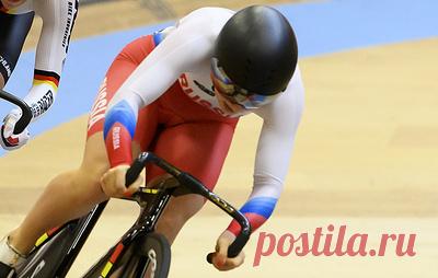 Яна Тыщенко завоевала третью медаль на чемпионате Европы по велоспорту на треке. Россиянка в субботу заняла третье место в кейрине А в воскресенье в командной гонке преследования стала серебряным призером. Велотрек. Чемпионат Европы. Кейрин. Женщины 1. Лиза Оутли (Великобритания) 2. Татьяна Киселёва (Россия) 3. Яна Тыщенко (Россия) .