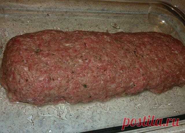 Мясной рулет «Голубец» в сливочном соусе.

