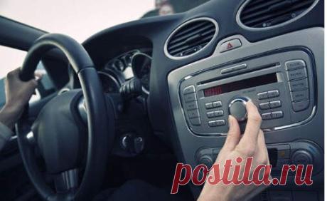 Почти все автолюбители знают, что «родная» акустика находится не там где надо даже в новых авто. При включении музыки звук не достаточно чистый и насыщенный. Что же делать в такой ситуации? Можно смириться и не обращать внимания. А можно, руководствуясь не сложными советами, поменять это устройство на более качественное и без проблем наслаждаться любимой музыкой