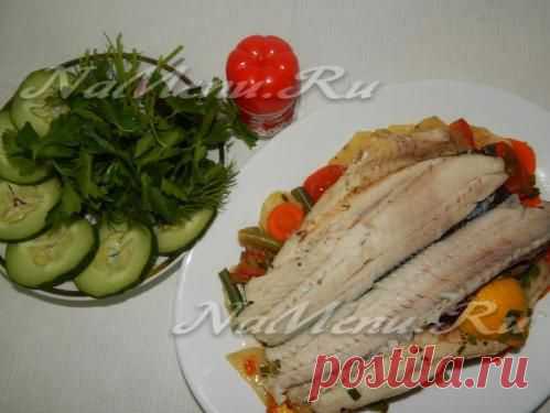 Минтай с овощами на пару