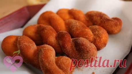 Закручені пончики по-корейські Kkwabaegi з цукром та корицею - Світ рецептів