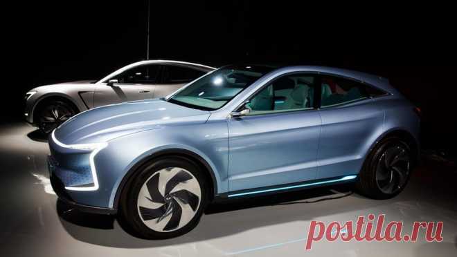 Фото: Первые прототипы электрокаров компании SF Motors — конкурентов Tesla Model X