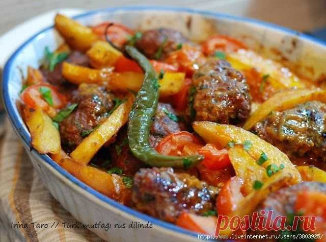 Кёфте по-измирски - oчень вкусные турецкие котлеты, запеченные с овощами