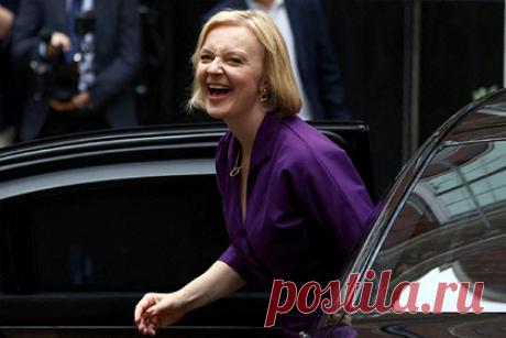 В Госдуме заявили о способности Трасс «наломать много дров». Новый премьер-министр Великобритании Лиз Трасс не обладает достаточной компетенцией для достойной работы на своем посту и из-за этого способна «наломать много дров». Таким образом отреагировал на новое назначение Трасс депутат Госдумы, первый зампредседателя комитета по международным делам Дмитрий Новиков.