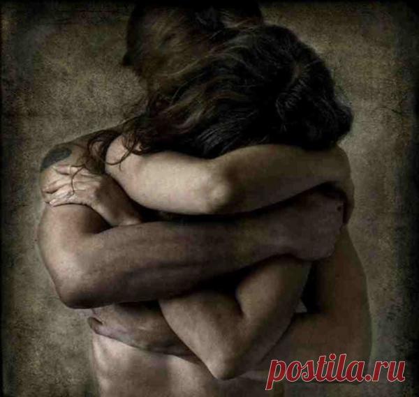 Когда Мужчина обнимает Женщину…