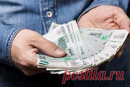 Российская молодежь стала меньше доверять вкладам для сбережений. Больше половины российской городской молодежи (58 процентов) не доверяют банковским вкладам как инструменту для сбережений, причем, чем ниже потребительские возможности граждан, тем больше они сомневаются в рациональности хранения денег в банке. По мнению молодых, накопленные средства лучше вкладывать в бизнес.