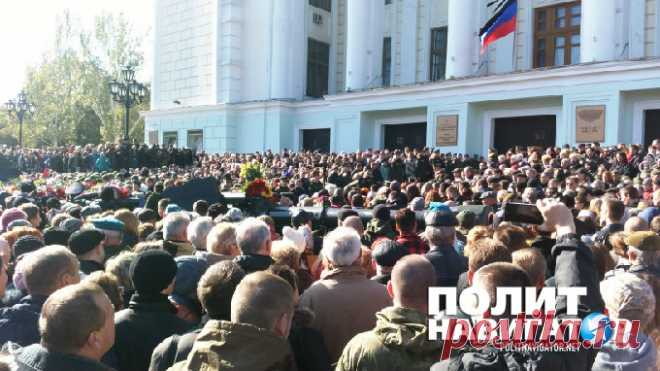 Последняя победа Моторолы: Похороны в Донецке взорвали мозг Киеву