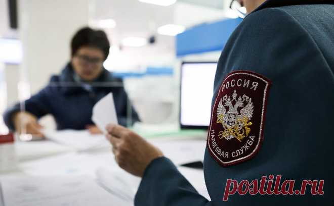 Власти решили смягчить условия по НДС для бизнеса на «упрощенке». Минфин в поправках ко второму чтению налогового законопроекта планирует разрешить предприятиям, покупающим товары или услуги у бизнеса на «упрощенке», предъявлять к вычету НДС, начисленный по специальным ставкам 5 и 7%