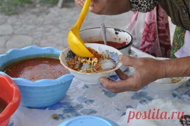 Вот так выглядит ашлян-фу. К нему еще нужон горячий пирожок с картошкой.