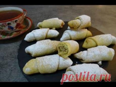 Рецепт. Тесто : Мука - 480-500гр. Масло сливочное - 80гр. Сметана-200гр. Сода-0,5ч.л. Яйцо (желтки) - 3шт. Соль-щепотка Начинка: Грецкие орехи-180гр. Сахарны...