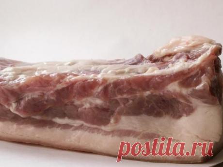 ГРУДИНКА СОЛЕНАЯ С ДВУМЯ ВИДАМИ СПЕЦИЙ.