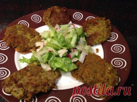 Котлетки из чечевицы | Foodbook.su Сынуля в этом году постится первый раз, и уж очень ему захотелось котлет (он их очень любит) вот и пришлось выкручиваться Сыночек остался доволен
