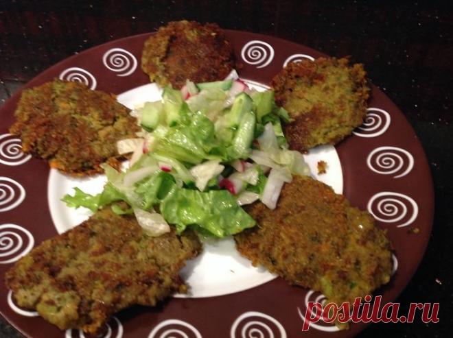 Котлетки из чечевицы | Foodbook.su Сынуля в этом году постится первый раз, и уж очень ему захотелось котлет (он их очень любит) вот и пришлось выкручиваться Сыночек остался доволен