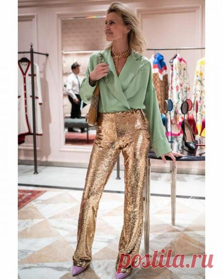 Вышли из моды: 7 моделей брюк, которые не подходят возрастным дамам
Идеальные брюки для женщины зрелого возраста должны не только отвечать последним модным веяниям, но и выгодно подчеркивать достоинства фигуры, скрывать ее недостатки. Увы, не все модели на это способны. Ниже топ-7 вариантов брюк, от которых женщине 50+ лучше отказаться. Блестящие фактуры Брюки из блестящей ткани смотрятся весьма...
Читай пост далее на сайте. Жми ⏫ссылку выше