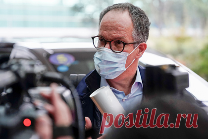 Глава миссии ВОЗ в Ухане изменил свое мнение о происхождении коронавируса. Ведущий исследователь миссии ВОЗ Питер Бен Эмбарек, работавший в Ухане, в беседе с журналистами телеканала TV2 признал, что версия с утечкой коронавируса из лаборатории может оказаться правдой. Изменивший свое мнение ученый предположил, что нулевым пациентом был его коллега, подхвативший COVID-19 от летучей мыши.