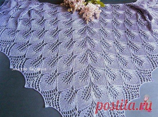 Как вязать треугольную шаль спицами
ОПИСАНИЕ ТУТ - http://modnoevyazanie.ru.com/vyazanie-spicami-dlya-zhenshchin/kak-vyazat-treugolnuyu-shal-spicami/
Треугольную шаль начинают вязать сверху вниз, провязывая сначала тело шали (основной рисунок, который может состоять из одной части - узора, а так же из нескольких частей - узоров), а затем кайму, однако есть шали которые вяжутся в направлении от каймы к телу шали, т. е. снизу вверх.