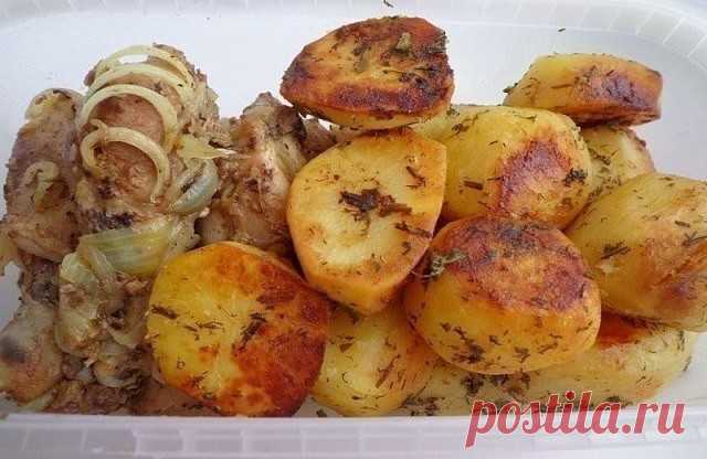 ФРАНЦУЗСКИЙ Картофель запечённый с соусом  