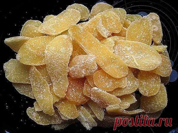 Цукаты из имбиря – универсальная «таблетка» от простуды 

Как-то зашла я супермаркет и увидела там в продаже цукаты из имбиря. Так захотелось попробовать. Но, увидев цену, а цена была 300 рублей за 125 граммов цукатов, (тихий ужас!) решила не покупать такие новинки. Пришла домой, посмотрела все в Интернете и решила приготовить дома. Просто шедевр получился. 

Думаю, что все пробовали имбирные пряники и печенье. Предлагаю расширить наши кулинарные рецепты с использованием и...