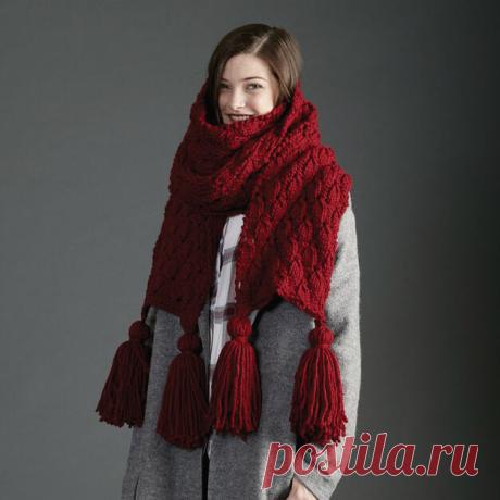 Шарф с ромбовидным объемным узором - WEKNIT Размеры: 25.5 см в ширину и 254 см в длину Материалы: Пряжа Bernat Softee Chunky (100% акрил, 100 г/99 м) 6 мотков