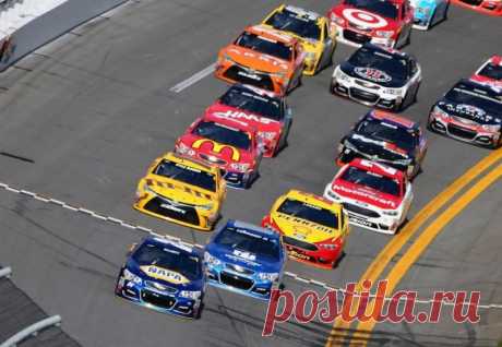 NASCAR: алкоголь, как двигатель автоспорта (18 фото) . Чёрт побери