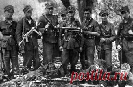 Почему польские партизаны из Армии Крайова воевали против СССР 



27 сентября 1939 года была создана подпольная «Служба победе Польши», целями которой являлись борьба с германской и советской оккупацией и восстановление независимого польского государства. Она по…