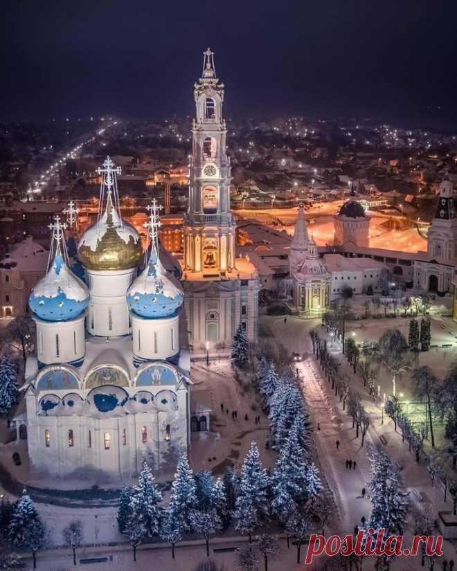 Россия, Сергиев посад вечером зимой