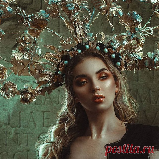 Очень сильный заговор на соль для быстрого похудания. 
 
Делать надо на убывающую Луну. Читать заговор нужно 40 раз подряд на морскую соль. Затем, этой солью надо натереться в бане или в ванной и смыть её тёплой водой. Нельзя никому говорить, почему вы так быстро похудели: 
 
«Соль земли, соль в крови, жир во плоти. 
Как соль сия от воды растает и сойдёт, 
Как она на моё тело вновь не придёт, 
Так и салу с жиром с меня сойти, 
Назад на телеса мои дорогу не найти. 
И ан и а...