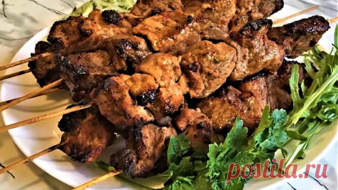 Шашлык в духовке: рецепт мяса, которое не уступит жаренному на костре