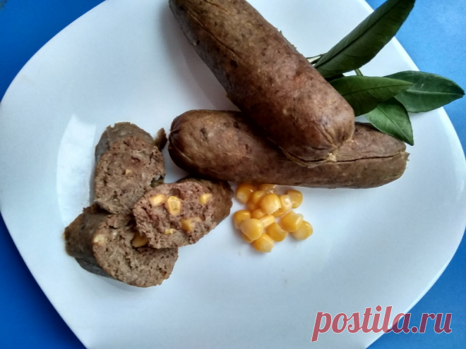 Готовлю из печени сосиски. Ново и вкусно - Пир во время езды Магазинные сосиски – это блюдо, которое на моей кухне не встретить, ведь домашние полуфабрикаты это всегда полезнее и вкуснее. Для приготовления сосисок можно использовать не только привычное куриное или говяжье филе, но и проводить эксперименты из субпродуктов или овощей. Например, открытием для меня стало уникальное сочетание куриной печени и консервированной кукурузы. Обычно эти продукты вместе …