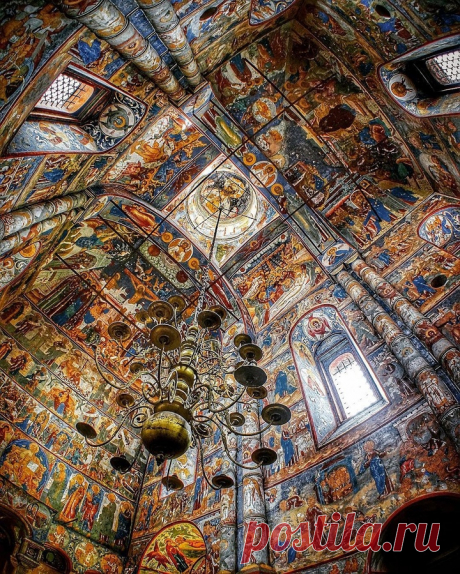 Фрески церкви Воскресения Христова в Ростовском кремле.
📷 Сергей Чекалов