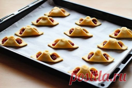 Печенье "бабочка"

Ингредиенты
- 170 гр сливочного сыра
- 230 гр сливочного масла
Expand text…