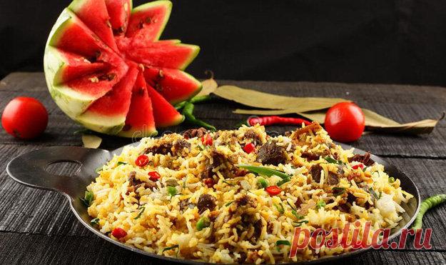 Как приготовить рис Бирьяни с курицей; вырезкой; с овощами 

#Блюдо бирьяни Biryani для нас экзотическое. Но достойно внимания - как способом приготовления, так и вкусом блюда.
Бирьяни — индийское #блюдо на основе риса, приготовленное со специями, мясом, яйцами или овощами.