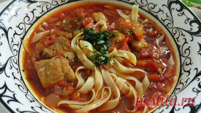 Чтобы приготовить вкусный суп, надо знать три хитрости. По совету моей кубанской сватьи  Галины (в девичестве - Бабий), которая прожила в этом городе 40 лет, я научилась готовить этот суп так, что вся семья обожает его. Рецепт от бабушки Галины... - Когда я была маленькая, то ездила к бабушке на каникулы, - вспоминает Галина (по мужу Бабий). - В том городе жил мой двоюродный брат Иван. Он был старше меня на десять лет. Когда он приезжал, то всегда приносил с собой картошку, которой было полно …