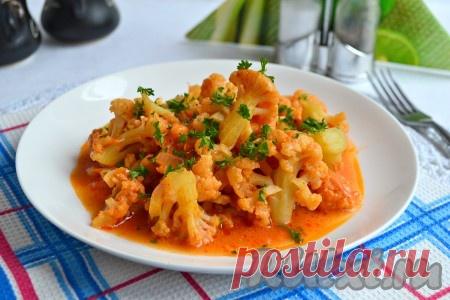 Цветная капуста, тушеная в мультиварке - 7 пошаговых фото в рецепте Цветная капуста, тушеная в мультиварке, - очень вкусное и простое блюдо, которое прекрасно разнообразит повседневное меню. Цветная капуста, приготовленная по этому рецепту, станет и прекрасным самостоятельным блюдом, и отличным дополнением к мясу, рыбе, рассыпчатым кашам и так далее. Попробуйте, ...