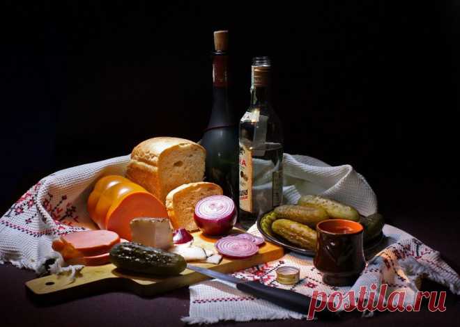 Выпьем за нас с вами и черт с ними.