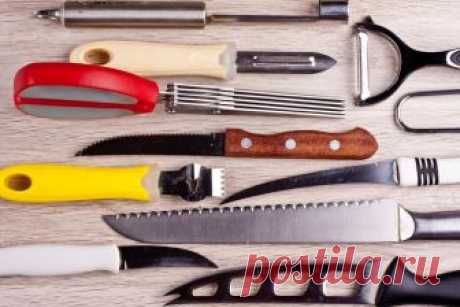 Ножи, которые облегчают жизнь на кухне Хороший набор ножей  - это настоящее сокровище.  Только не надо покупать готовые наборы ножей. Каждый нож надо выбирать индивидуально, под свою руку и глаз.  Я покаж