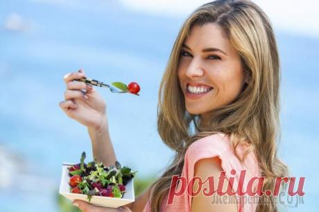 8 продуктов, которые успокаивают нервы и борются с депрессией Еда успокаивает ум и позволяет лучше справляться со стрессом. Но это не бездумное забрасывание в себя содержимого вашего холодильника, а выбор продуктов, которые, действительно способны успокоить нерв...