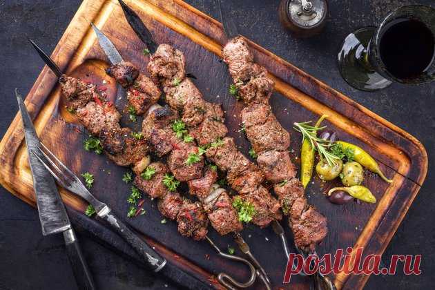 Шашлык из голени индейки с черничным соусом