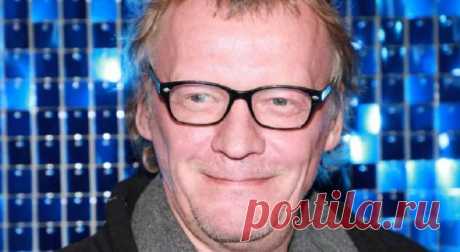Алексей Серебряков вышел в свет со взрослой падчерицей . Милая Я