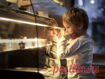 Волшебное воплощение реальности: Детский взгляд на реальный мир Ивона - это чувственная фотохудожница, которая очень любит детей. Она проживает в Польше, но постоянно странствует по другим интересным городам. Деятельность Ивоны – это соединение нашей реальности с вселенной детских воображений, как зачастую описывает личную деятельность сама Ивона: «меж...