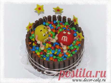 Мастер-класс по украшению торта M&amp;M |