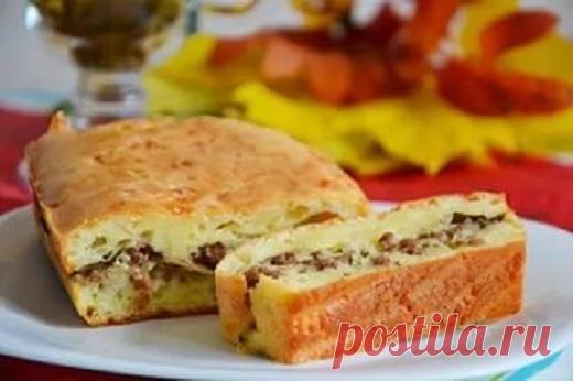 Как приготовить быстрый пирог на сковороде с ветчиной и помидорами :: Кулинарные рецепты