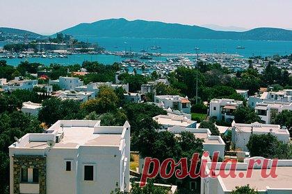 Российский лоукостер начнет летать на популярный пляжный курорт Турции. Российский лоукостер «Победа» запускает рейсы из Москвы в Бодрум. Отмечается, что перевозчик начнет летать на популярный пляжный курорт Турции с 3 июня. Полеты по этому маршруту будут выполняться три раза в неделю (по вторникам, четвергам и субботам) из столичного аэропорта Внуково.